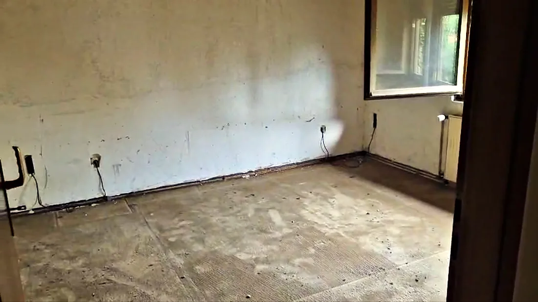 Geräumtes Zimmer nach der Entrümpelung
